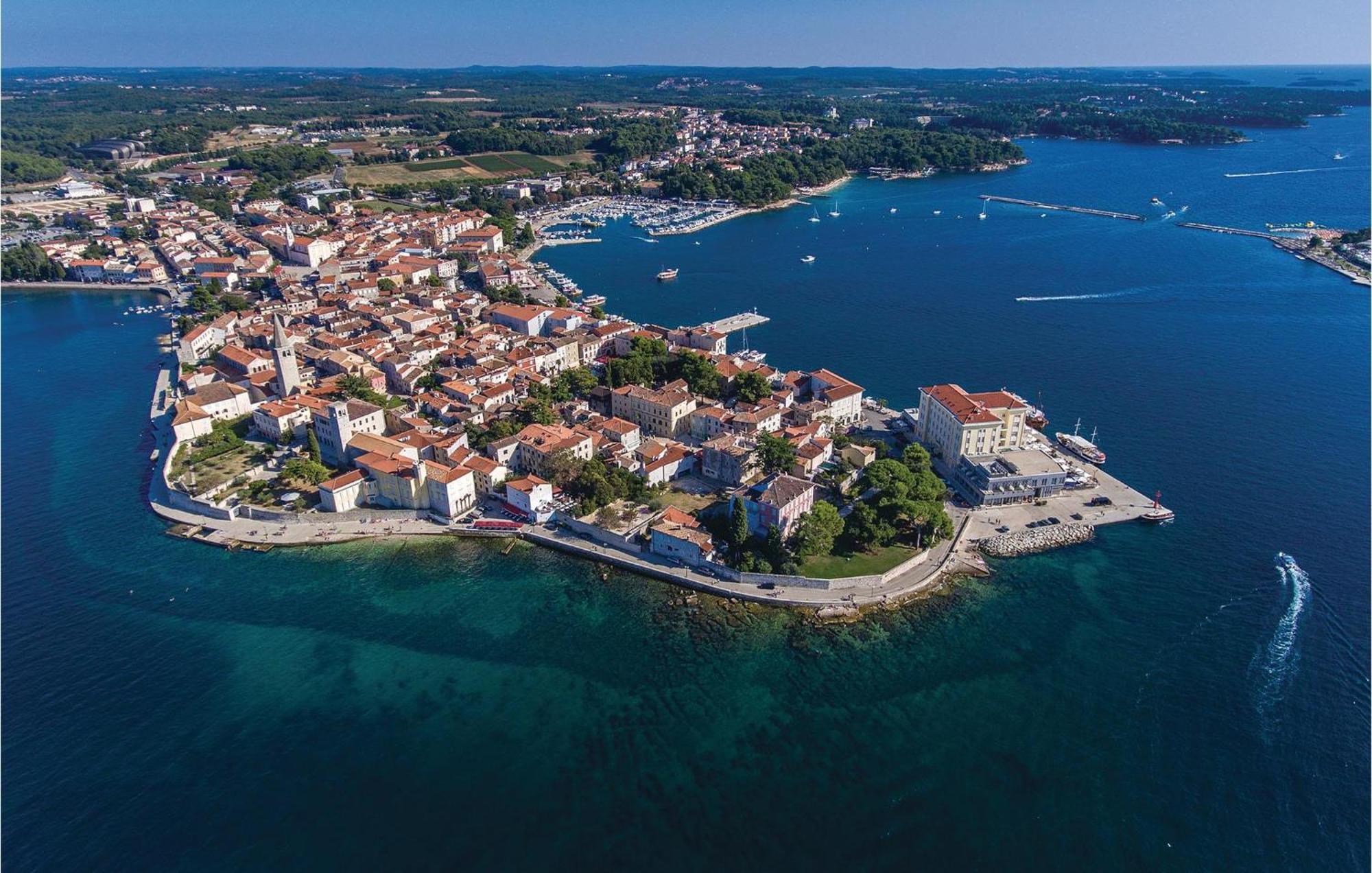 Two-Bedroom Apartment in Poreč Buitenkant foto