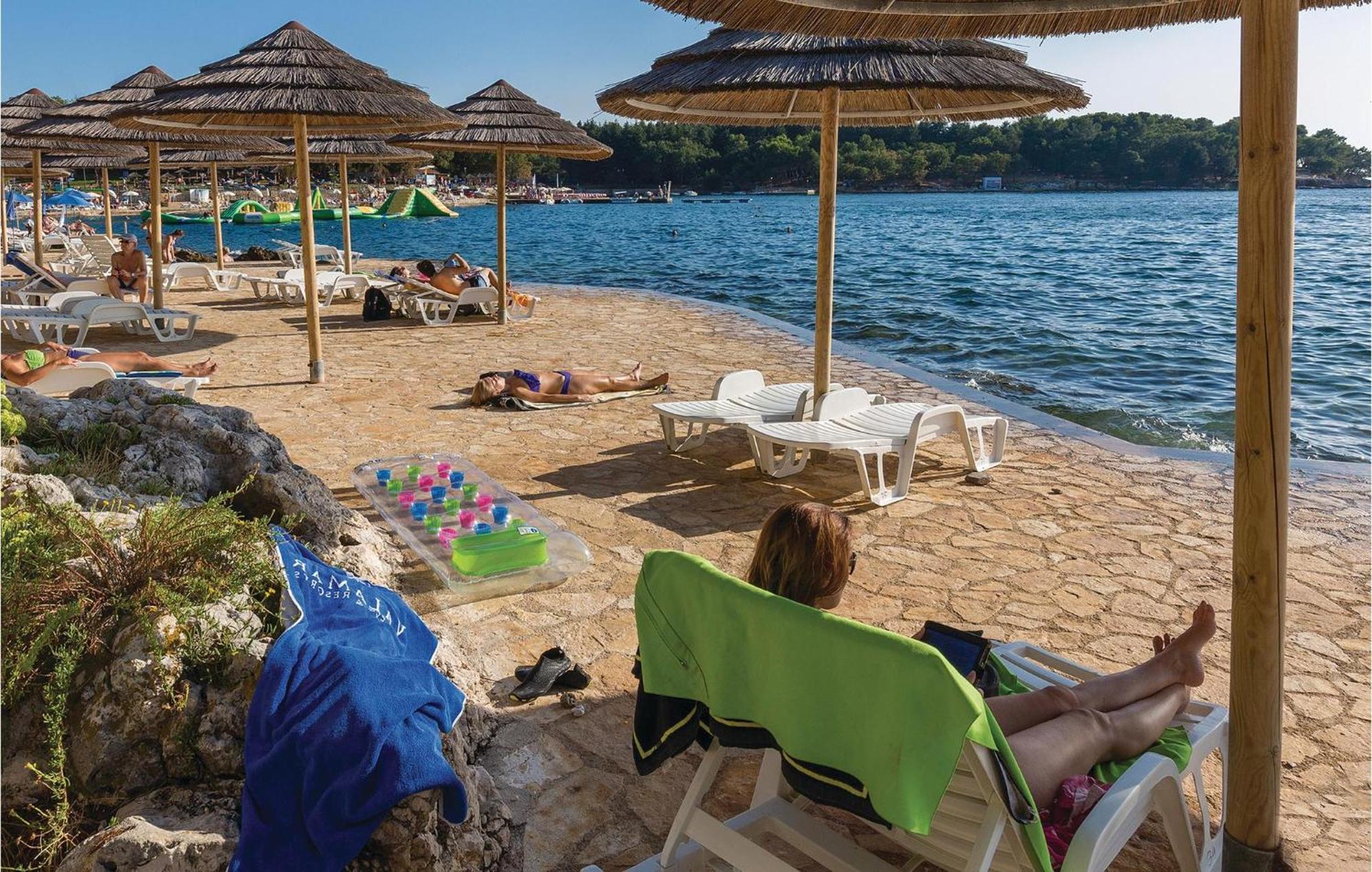 Two-Bedroom Apartment in Poreč Buitenkant foto
