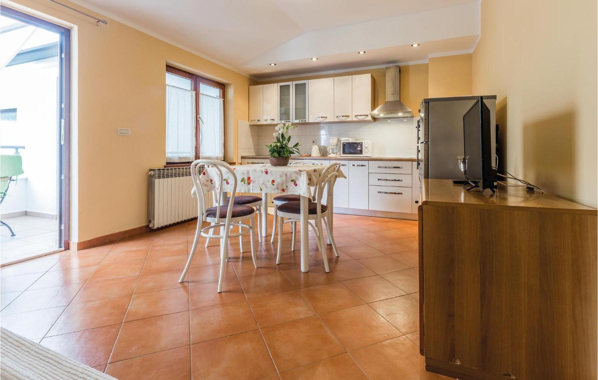 Two-Bedroom Apartment in Poreč Buitenkant foto
