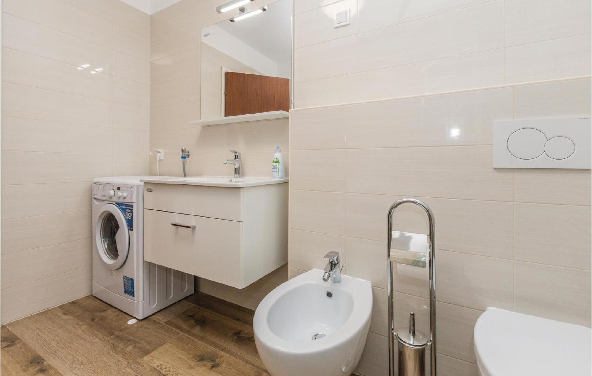 Two-Bedroom Apartment in Poreč Buitenkant foto