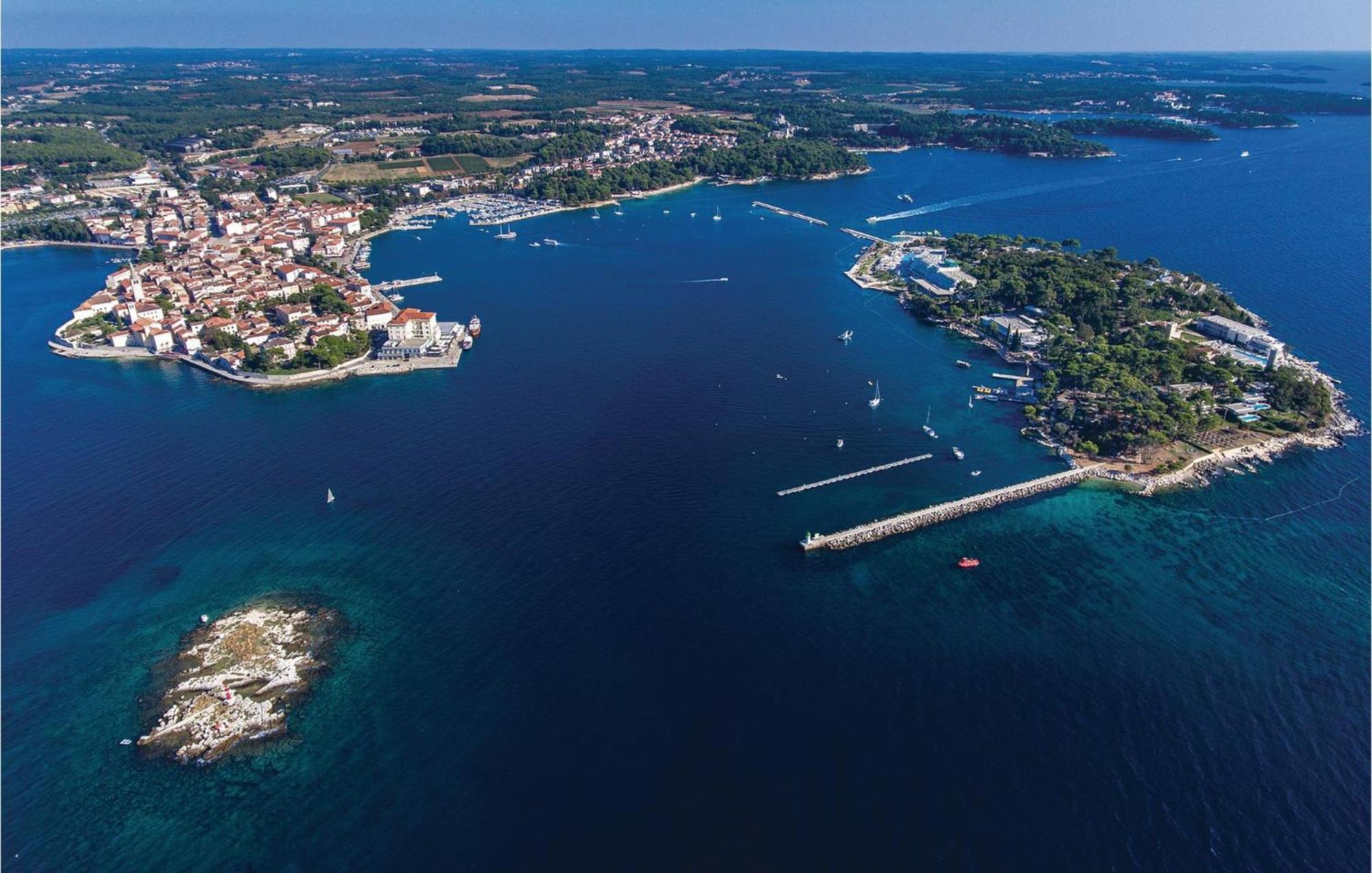 Two-Bedroom Apartment in Poreč Buitenkant foto